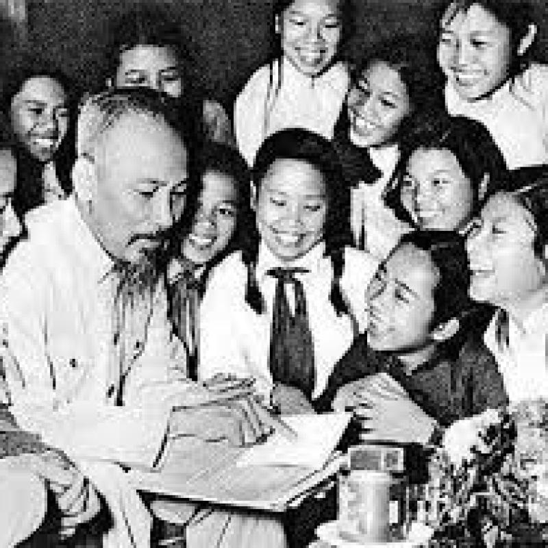 Nghĩ về lời Bác dạy: “Giáo viên phải chú ý cả tài, cả đức”