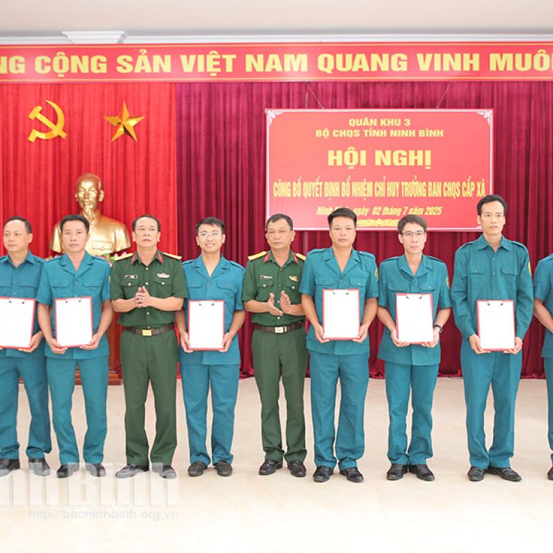 Công bố Quyết định bổ nhiệm Chỉ huy trưởng Ban CHQS cấp xã